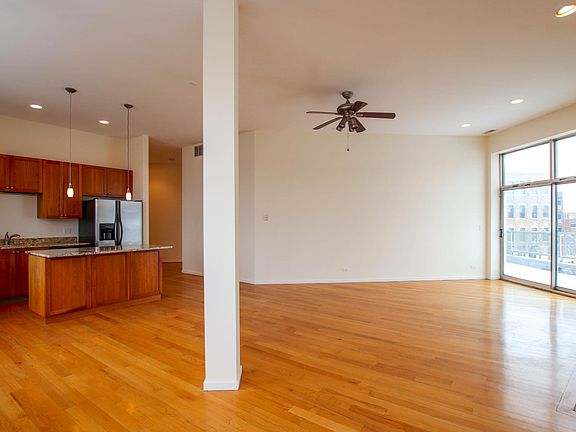 4th image of 1001 N Milwaukee Ave APT 304