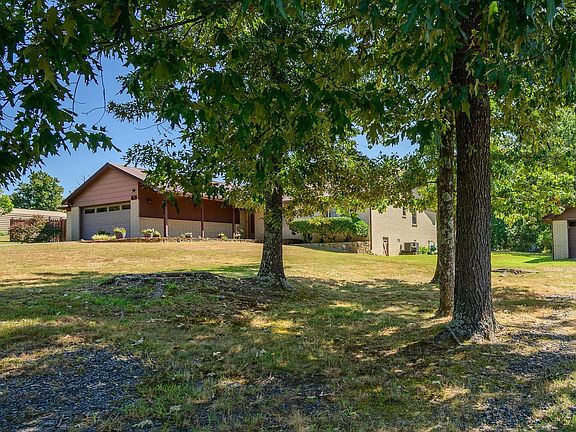 4th image of 1408 Boundary Rd W