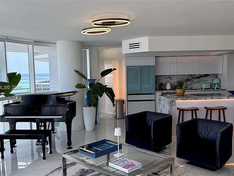 6301 Collins Ave #1207 — Photo 3