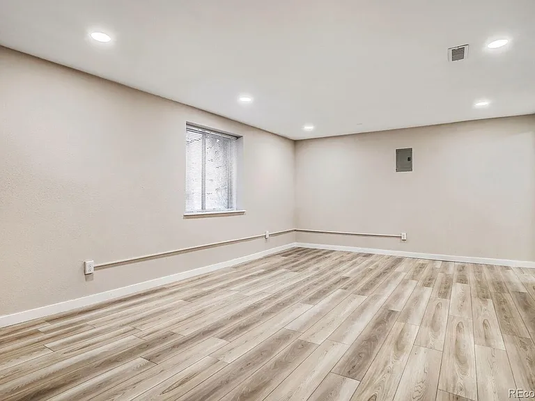 11962 E Maple Ave — Photo 18