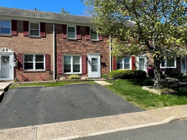 542 Newbury Ct, Sellersville, PA 18960