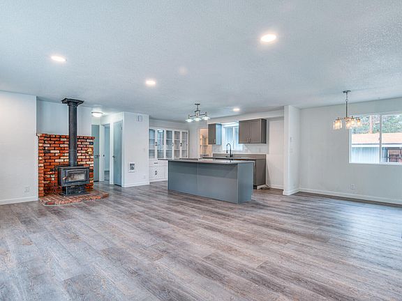 3rd image of 51448 Cedar Rd