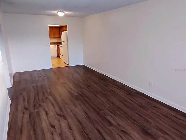 2820 Dupont St S #201 — Photo 7
