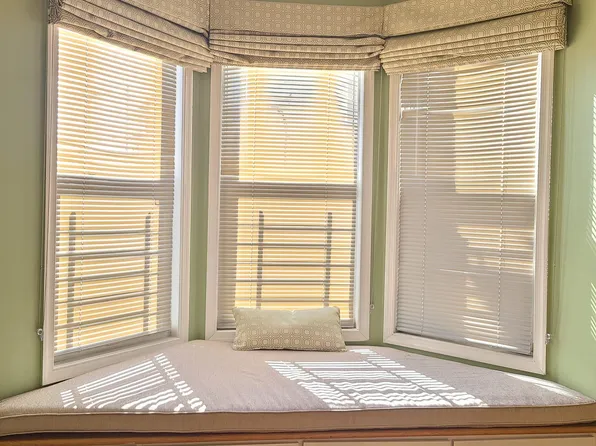 561 Avenue East image 14 of 36