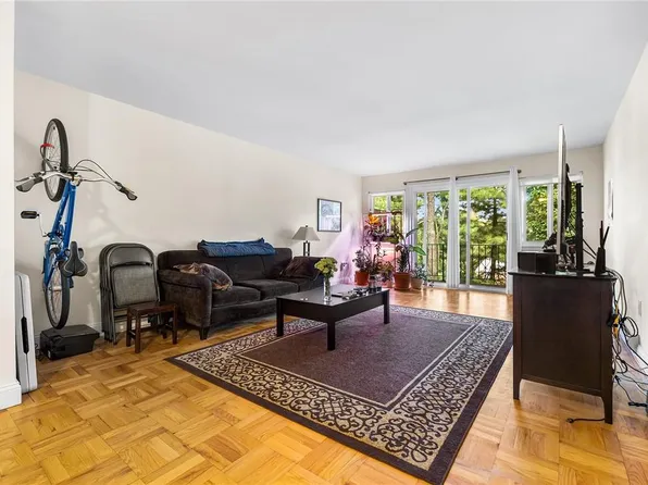 512 Woodland Hills Road, White Plains, NY 10603