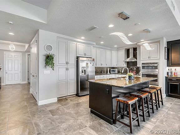 4th image of 807 S Atlantic Ave #601