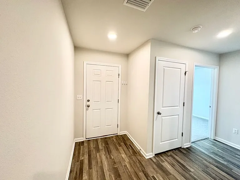 462 Whispering Creek Ave — Photo 5
