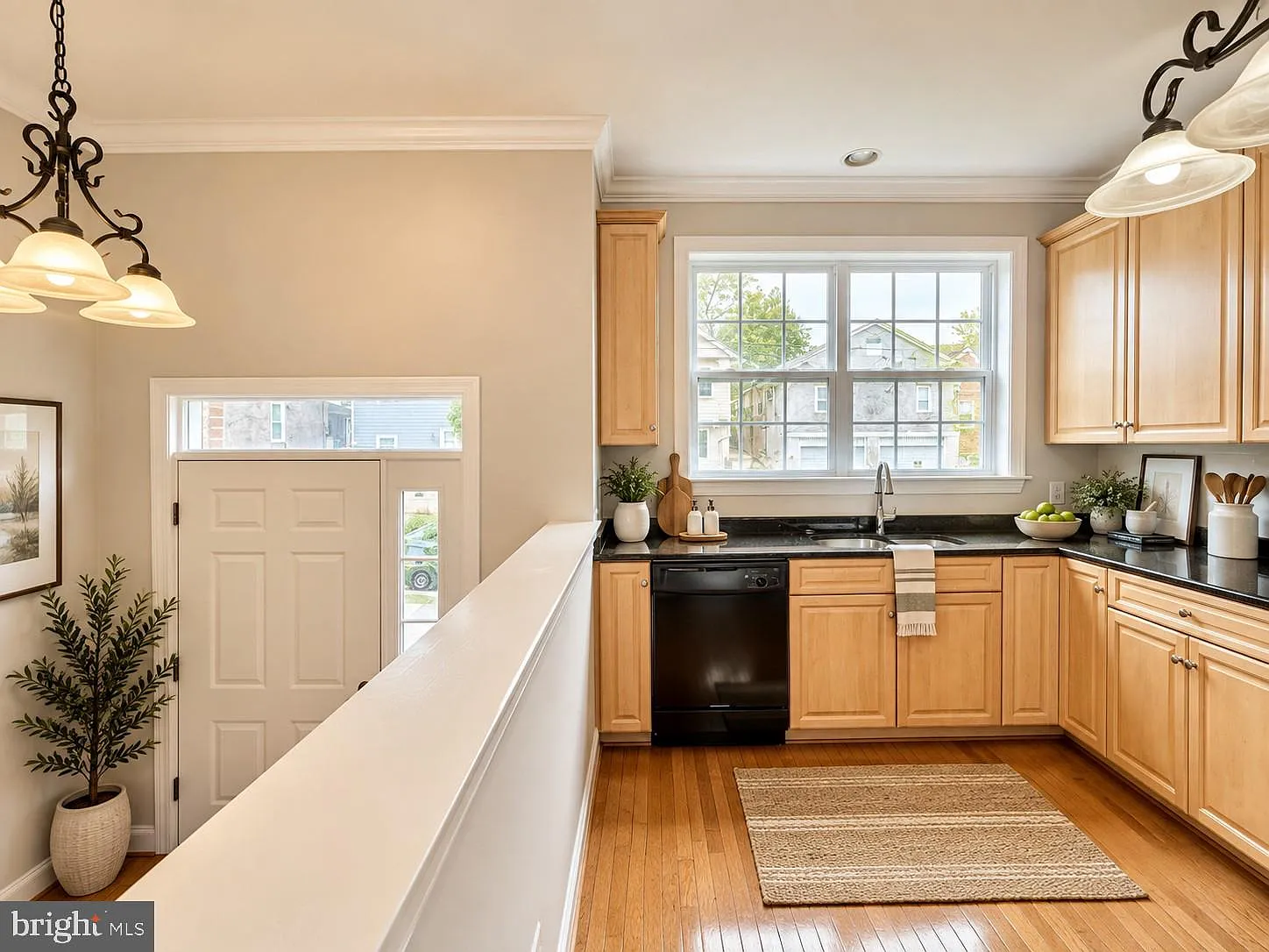 3 bed, 2.5 bath, 2065 sqft, $2,700 — Photo 3