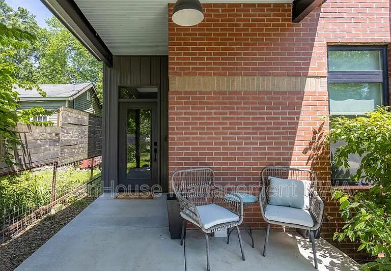 808 S Locust Ave #808LOC — Photo 2