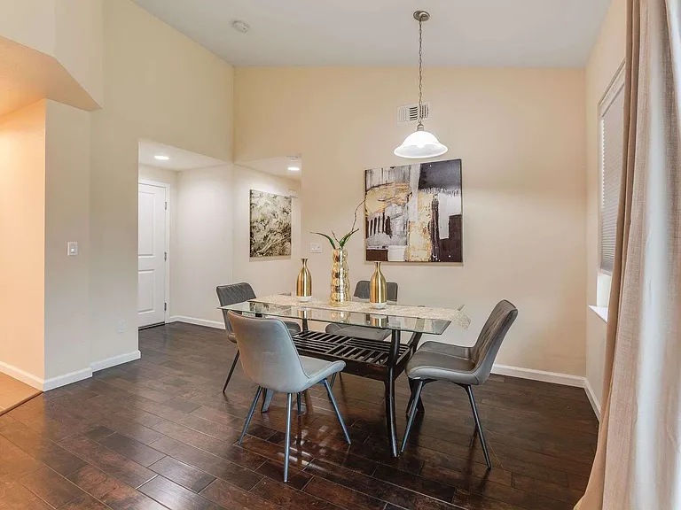 1037 Scotia Ter #304 — Photo 10