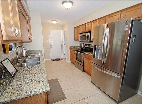 3rd image of 6432 Woodside Dr N