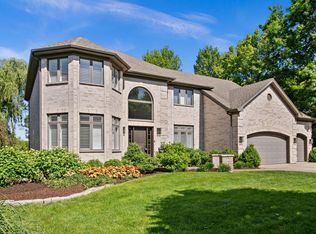 2703 Turnberry Rd, St Charles, IL 60174