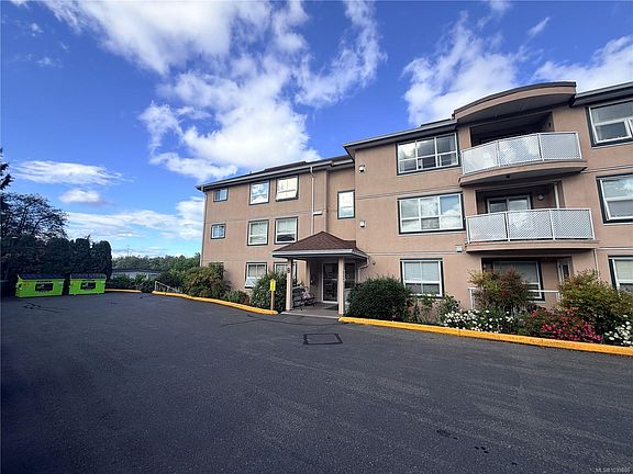 2nd image of 3000 Oak St #301B