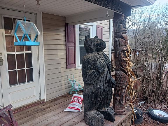 4th image of 2049 Crooked Spur Rd