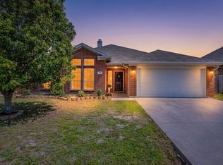 602 Boulder Creek Dr, Alvarado, TX 76009