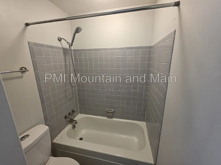 4 Erwin Dr — Photo 23