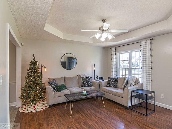 4th image of 516 Twin Creeks Dr