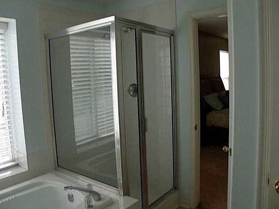 Master Bath / WalkIn closet 