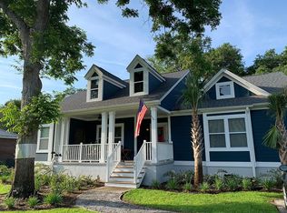 1402 Laudonniere St, Beaufort, SC 29902