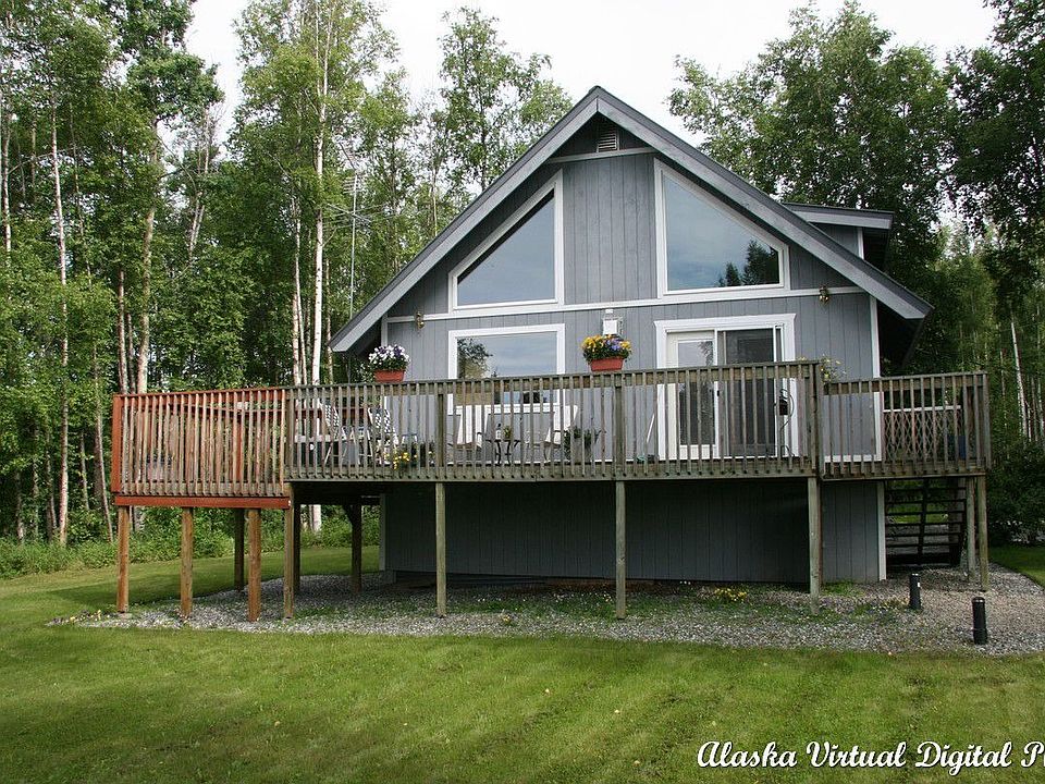 Two Story w/Finished Basement