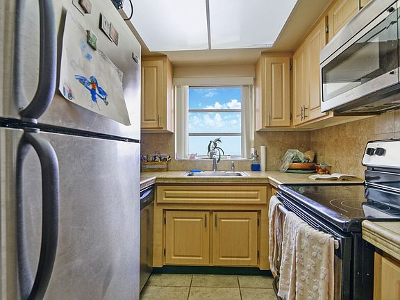 4th image of 4820 NE 23rd Ave #207B