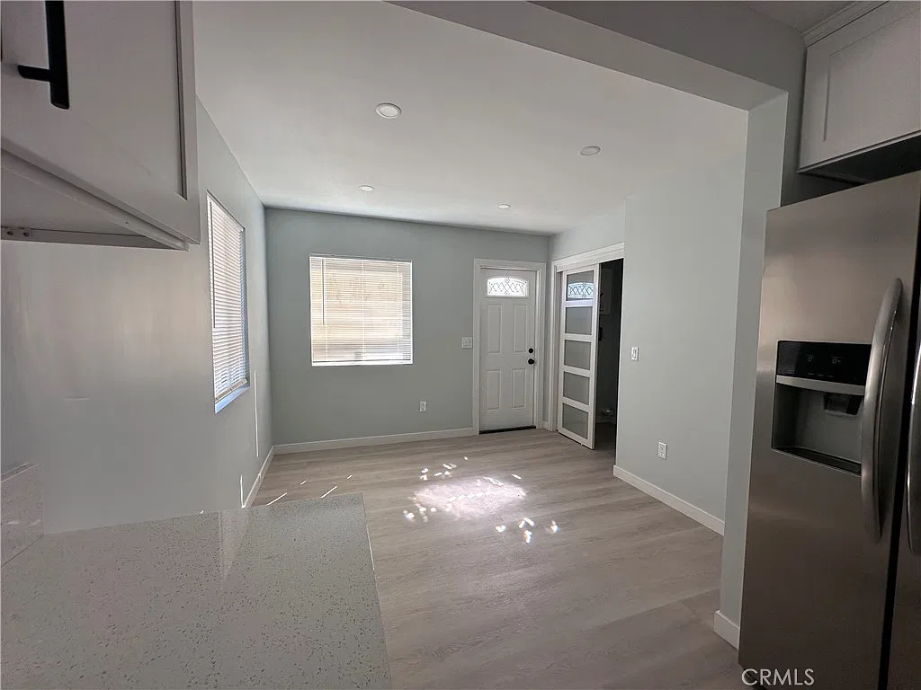 1025 W 11th St — Photo 4
