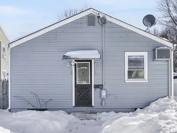 9 Utica St, Springfield, MA 01104
