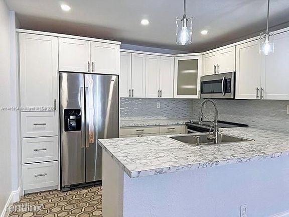 5th image of 3368 NW 101st Ave