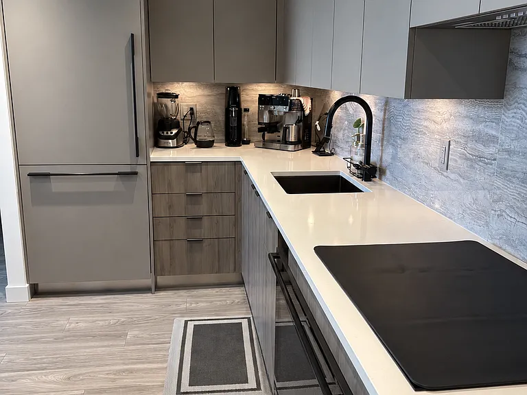 755 Harbourside Dr — Photo 2