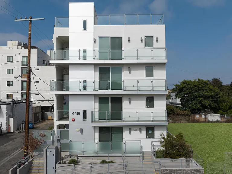 4418 S Slauson Ave #401 — Photo 2