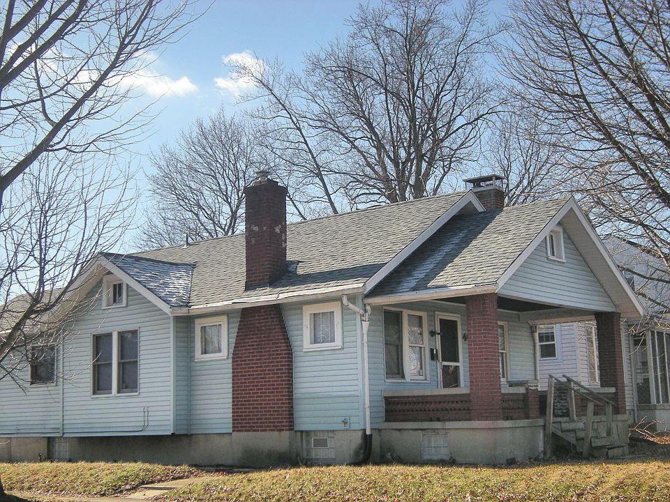 1st image of 400 W Hillcrest Ave