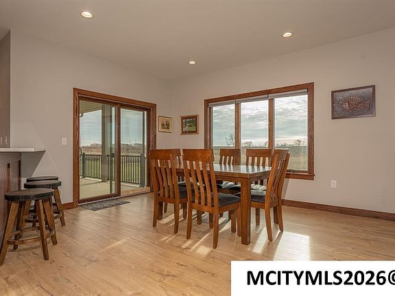 4th image of 605 Bedford St