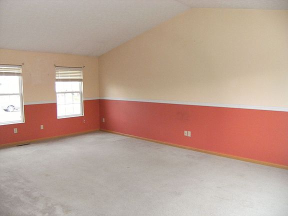 4th image of 99 Lantern Chase Dr