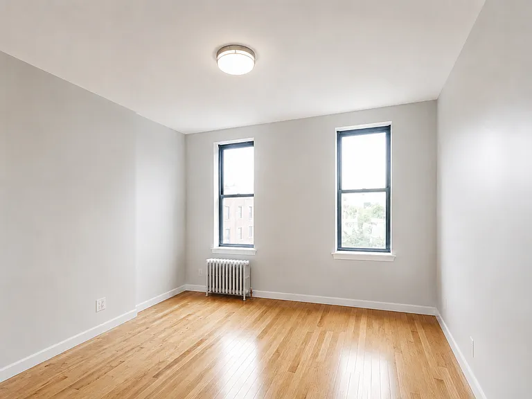 207 Eldert St #3R — Photo 9
