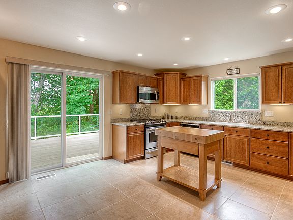 3rd image of 6512 Sierra Dr SE