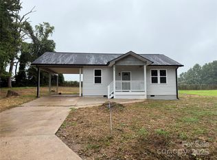 820 Hillsfarm St NE, Lenoir, NC 28645