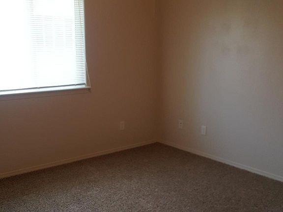 3rd image of 1723A Dora Dr N