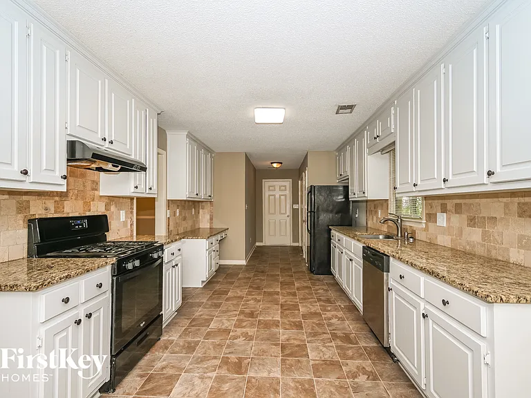5802 Millers Pond Ln — Photo 7