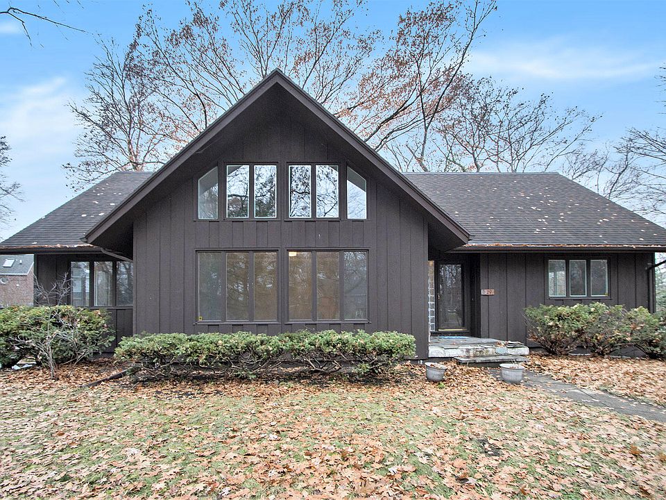 1st image of 29 Merwood Dr E