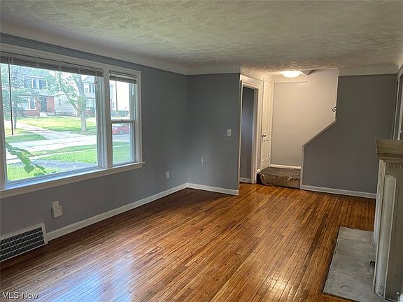 4th image of 17120 Eldamere Ave