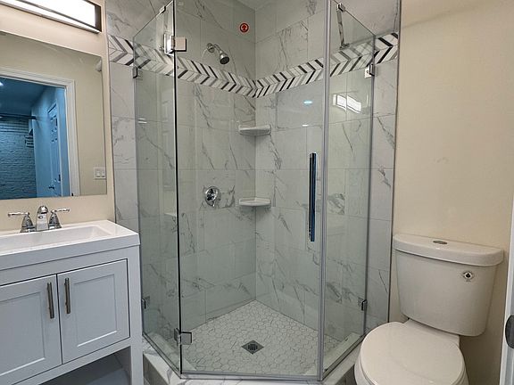 4th image of 30 Wadsworth St #1