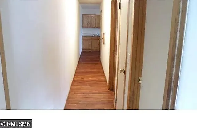 2330 Irving Ave N — Photo 8