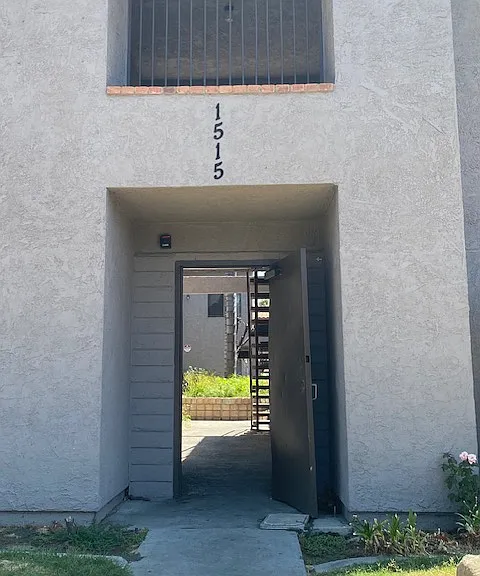 1515 N Sierra Way #13 — Photo 2