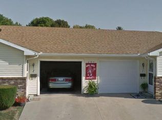 426 W South St APT 3, Kewanee, IL 61443