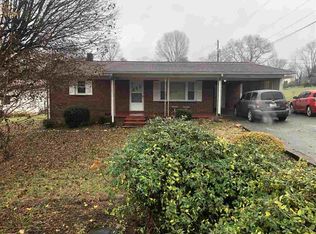 950 Old Furnace Rd, Boiling Springs, SC 29316