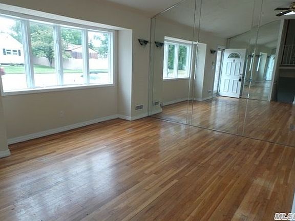 3rd image of 420 Westview Ave