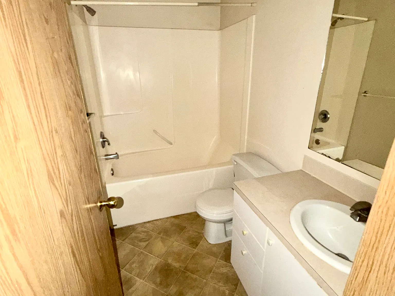 2 bed, 864 sqft, $1,695 — Photo 4