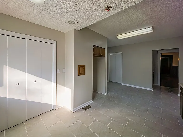 424 Park Ave N — Photo 24