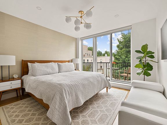 4th image of 334 22nd St #4A