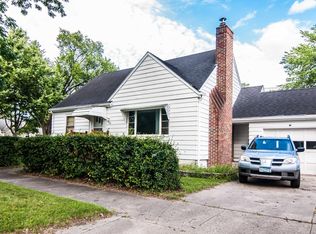 324 N 22nd St, Grand Forks, ND 58203